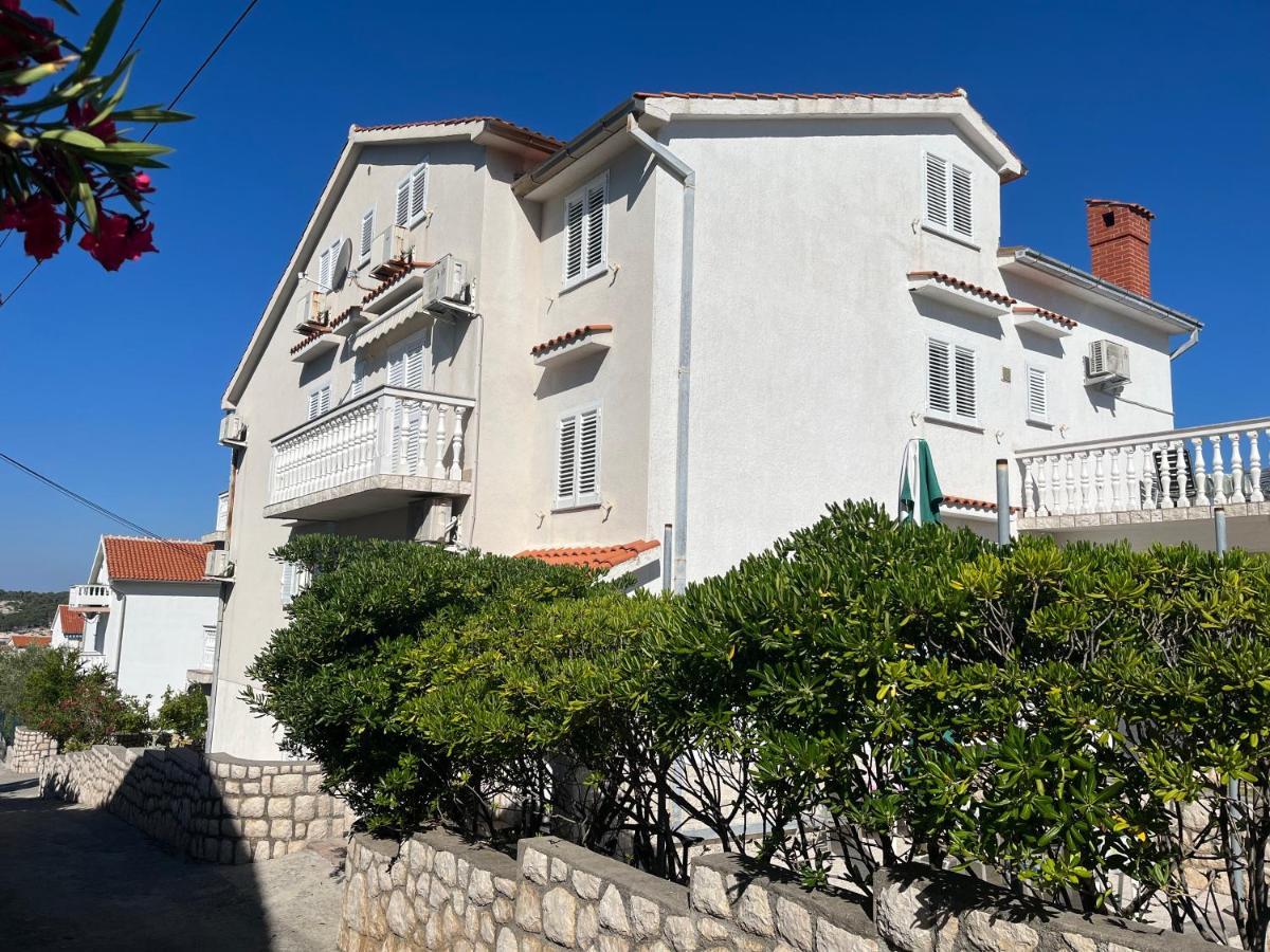 Apartments Vuksan Rab Town Esterno foto